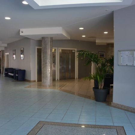 Appartement T2 De Standing Au Pied Des Plages Golfe-Juan Dış mekan fotoğraf