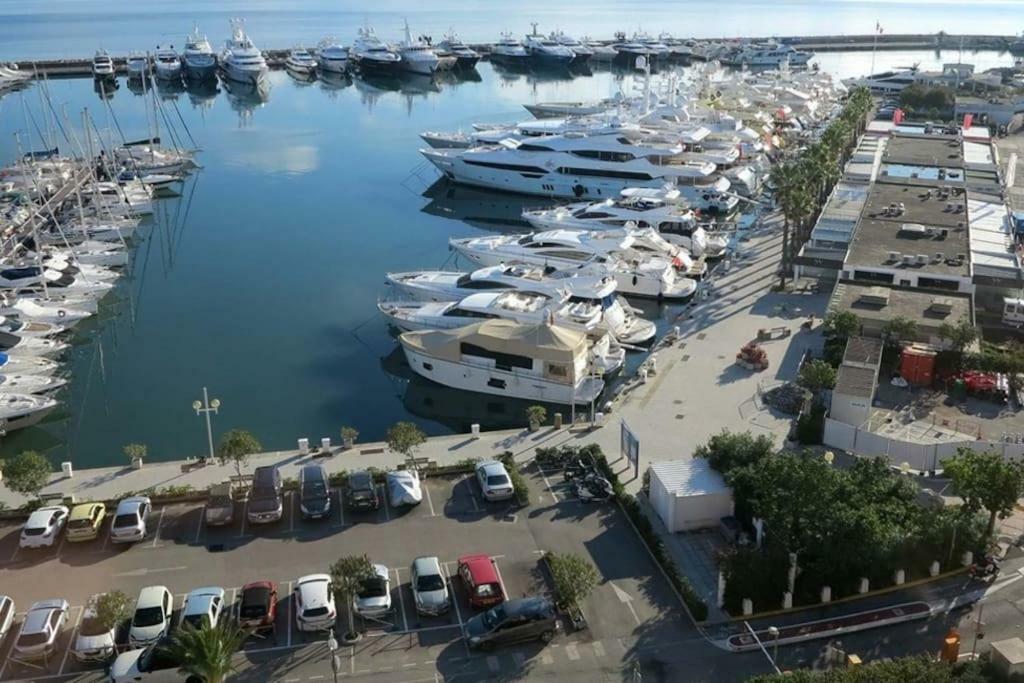 Appartement T2 De Standing Au Pied Des Plages Golfe-Juan Dış mekan fotoğraf