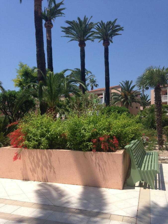 Appartement T2 De Standing Au Pied Des Plages Golfe-Juan Dış mekan fotoğraf