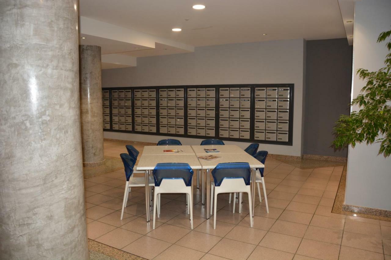 Appartement T2 De Standing Au Pied Des Plages Golfe-Juan Dış mekan fotoğraf